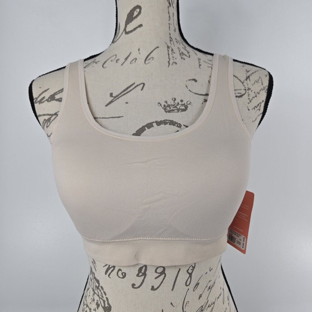 Yummie Women's Size 1X/2X Nude‎ Nylon Scoop Neck Bra Removable Pads NWT